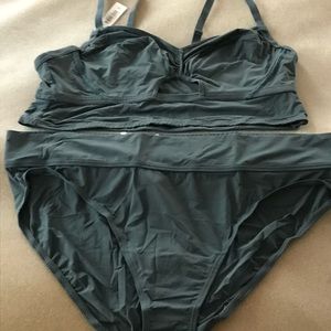 Adore me leisure bra set. Top-0X, bottom-1X.